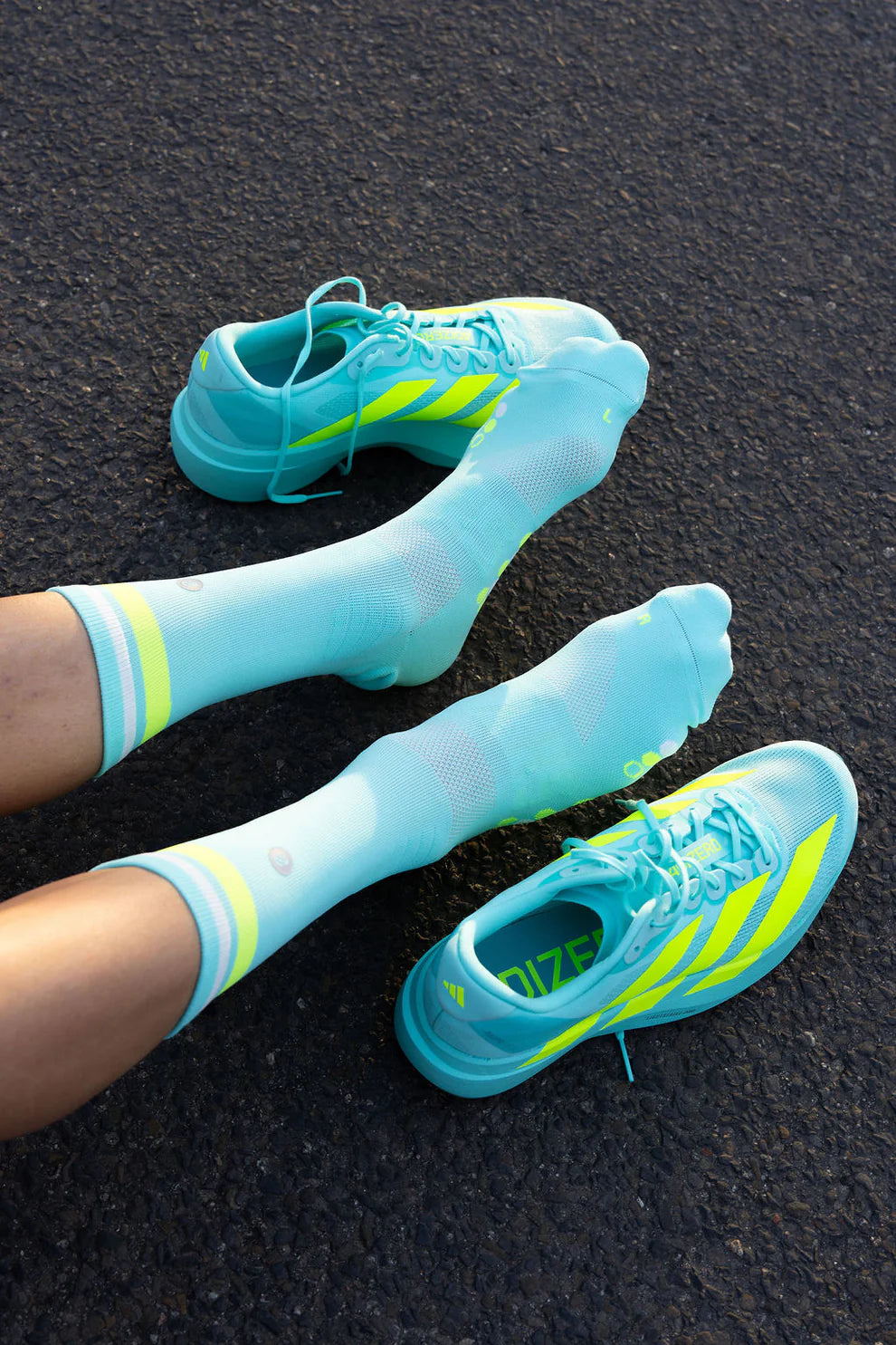 SHYU 專業跑襪｜electric | volt | white