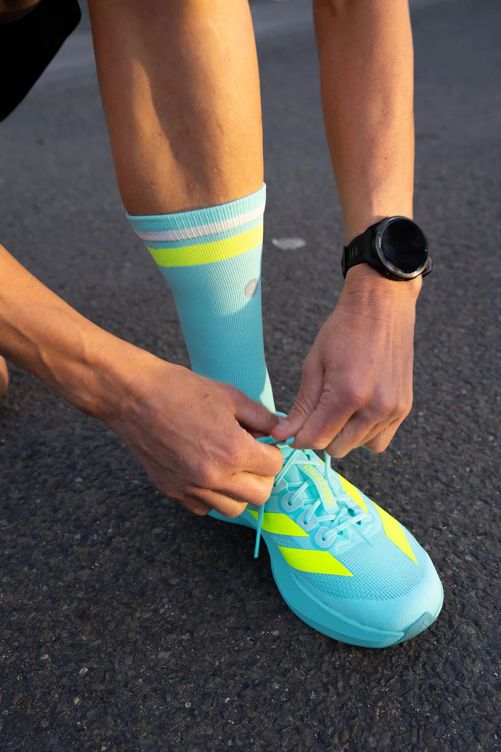 SHYU 專業跑襪｜electric | volt | white