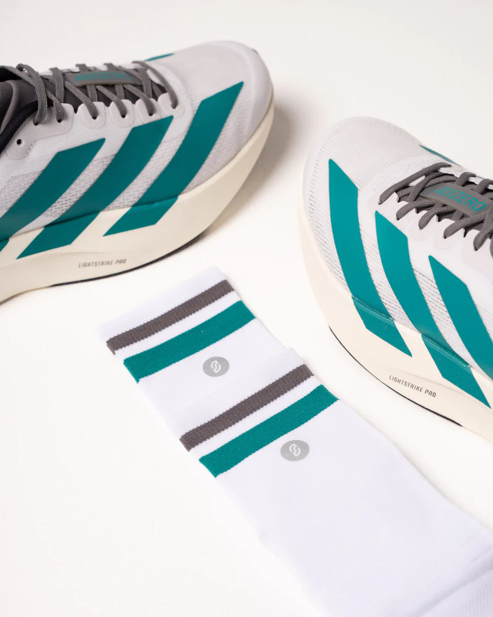 【SHYU 競賽跑襪】專為 Adidas 碳板鞋設計｜white | teal | carbon 台灣官方合作夥伴