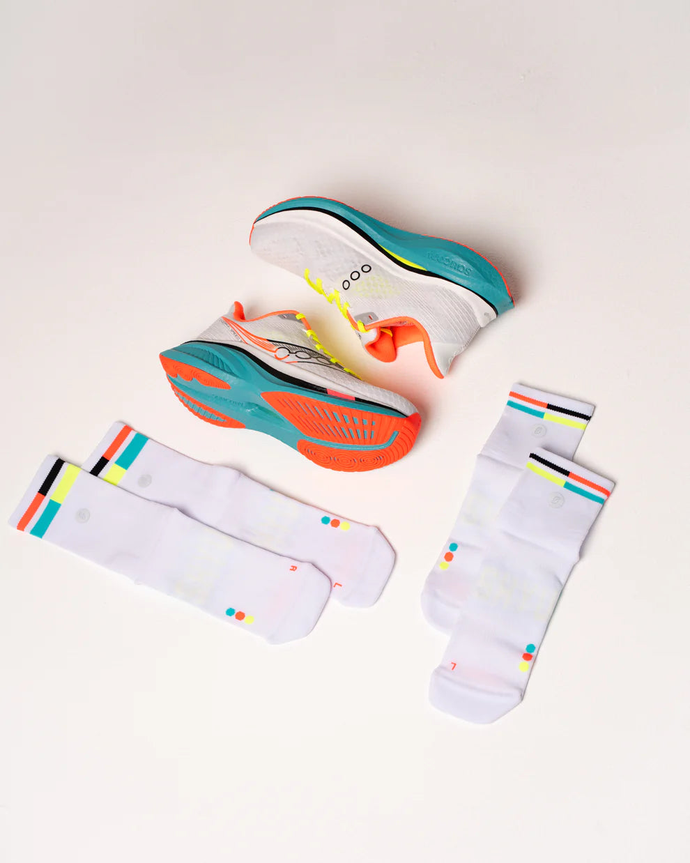 【SHYU 競賽跑襪】專為 Saucony 碳板鞋設計｜white | mute | ant 台灣官方合作夥伴